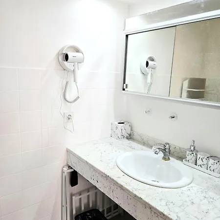 公寓 Le Mazet, Nice, Piscine, Vue Mer, Promenade Des Anglais, Baie Des Anges 尼斯